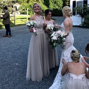 Beauuutiful dress!!